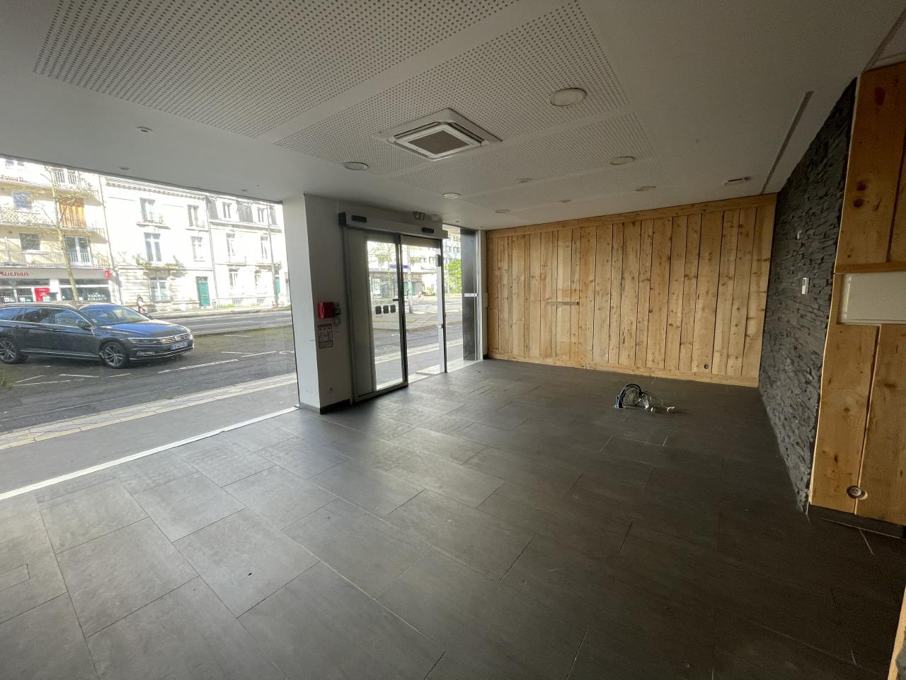 Bureau Tours 127m² Location bureau Tours Indre-et-Loire OLBUR2422046 3